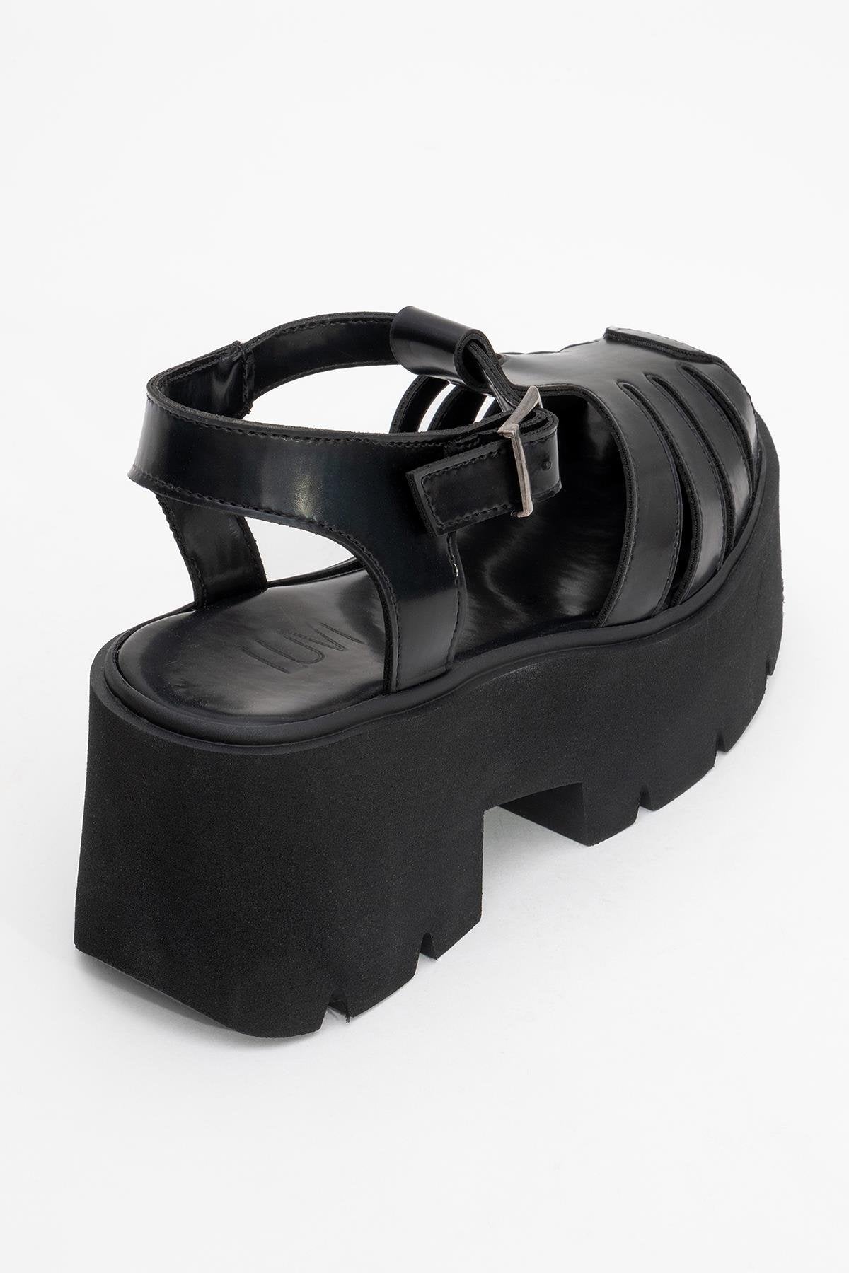 Verua - Black Platform Sandal (Women)