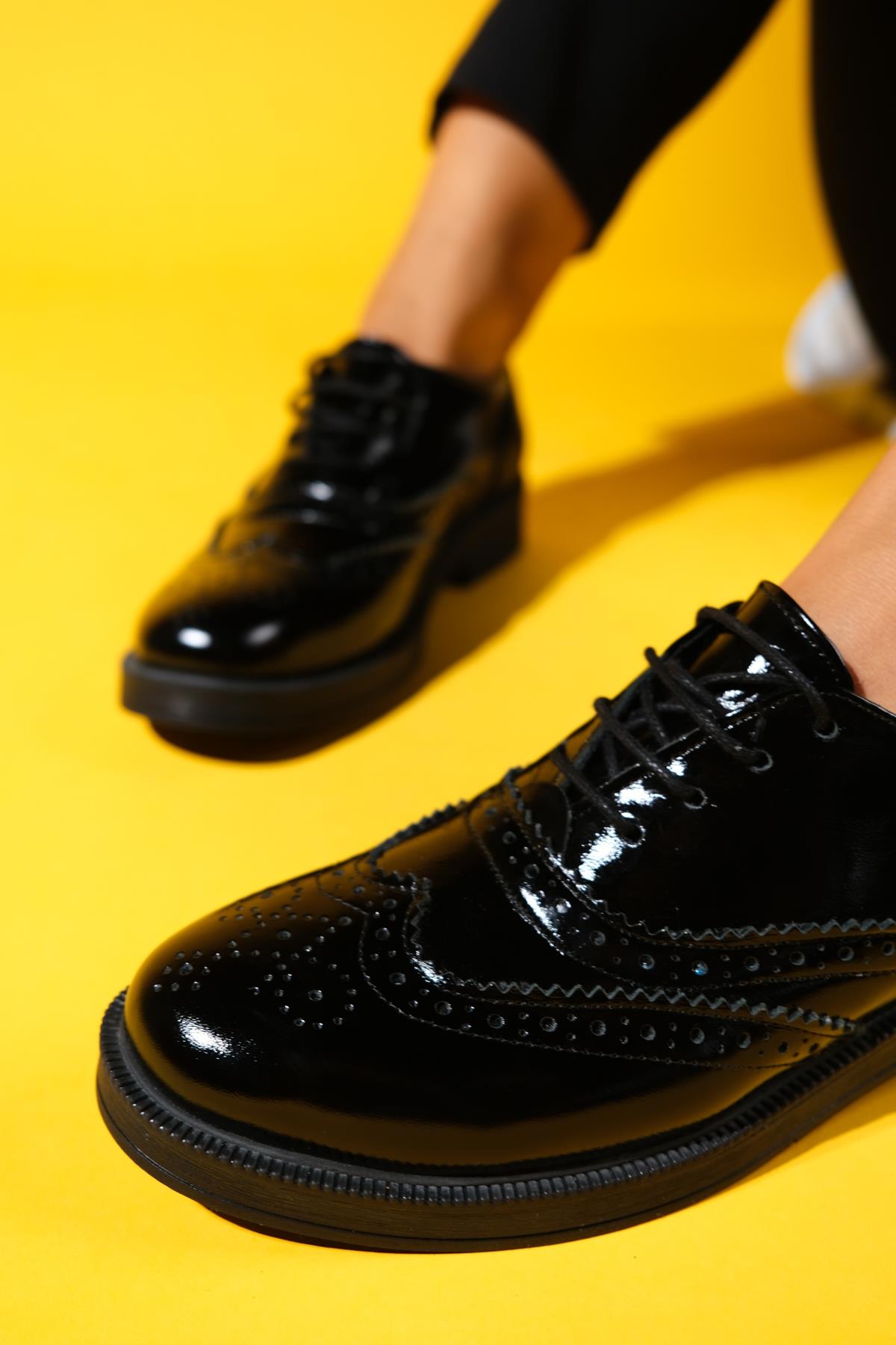 Avra - Black Patent Leather Oxford Shoes (Women)