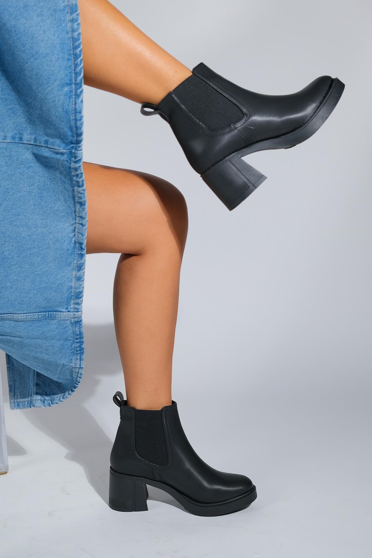 Loves - Black Block Heel Ankle Boot (Women)