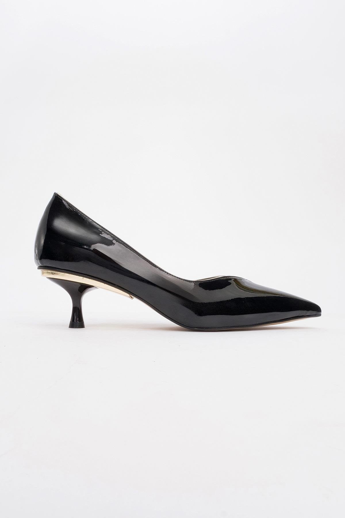 Eupho - Black Patent Low Heel Pump (Women)