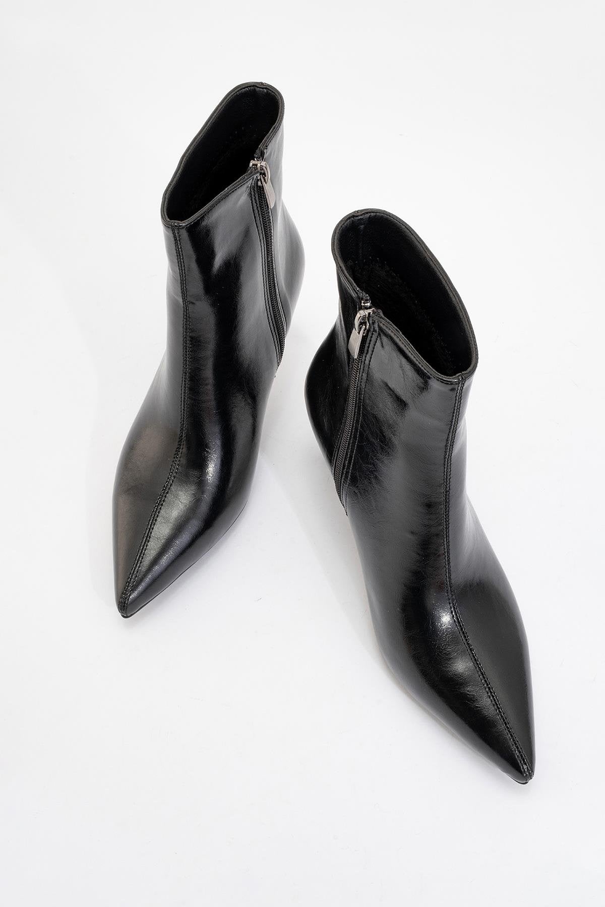 Noya - Black Pointed Toe Slim Heel Boot (Women)