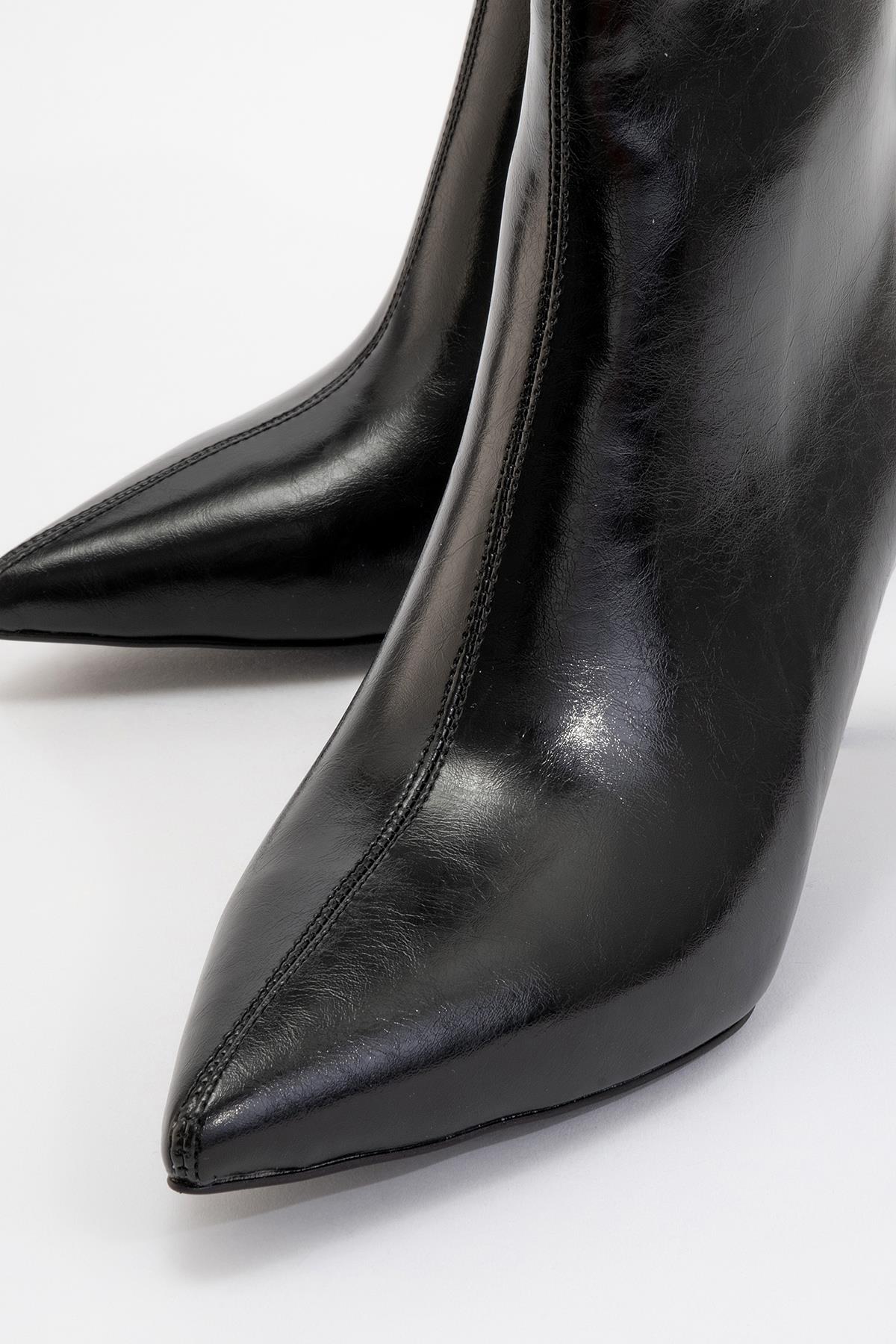 Noya - Black Pointed Toe Slim Heel Boot (Women)