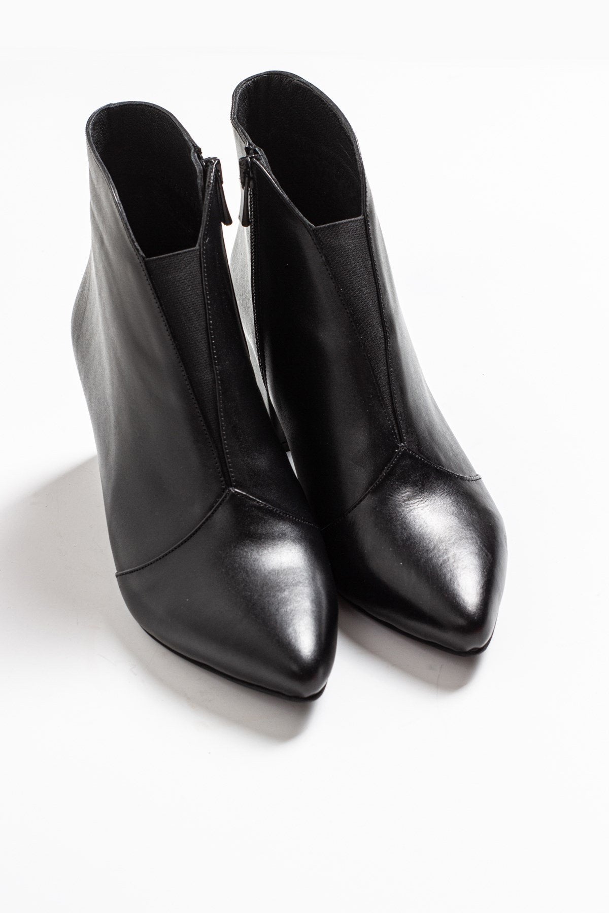 Finda Black Leather Block‑Heel Boot (Women)
