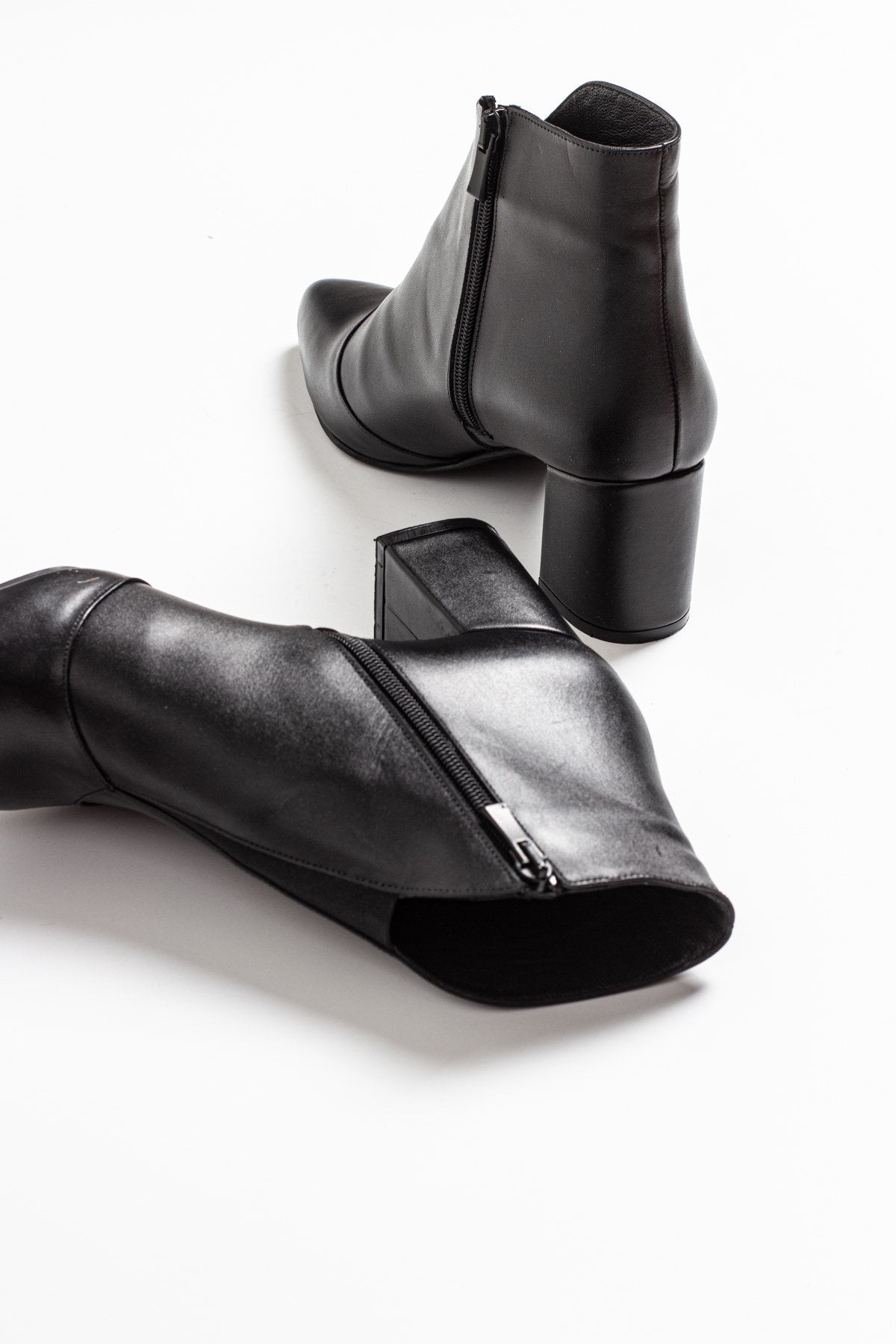 Finda Black Leather Block‑Heel Boot (Women)