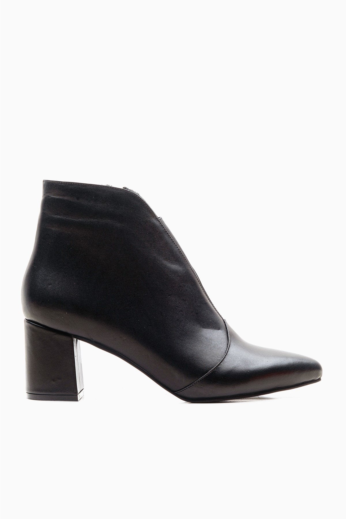 Finda Black Leather Block‑Heel Boot (Women)