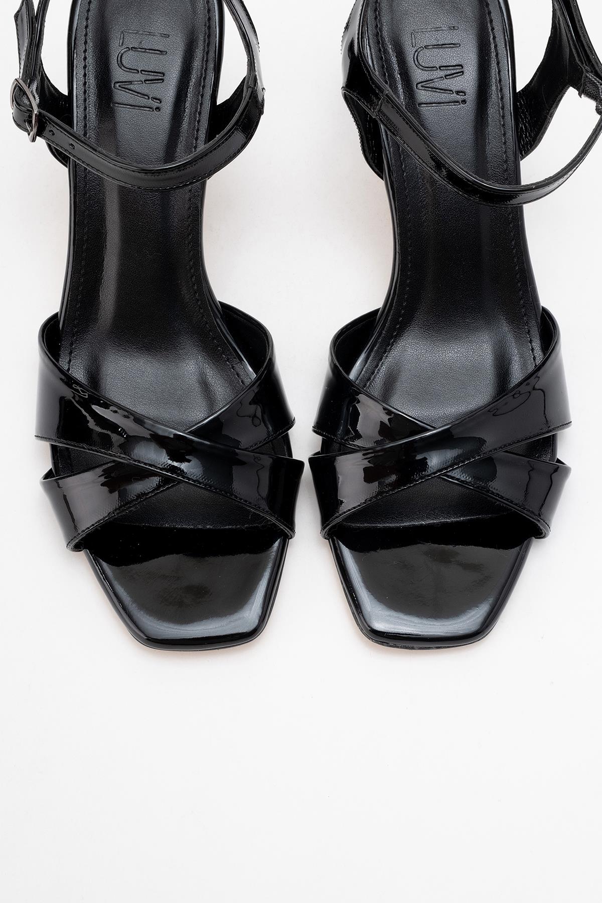 Melin - Black Patent Cross-Strap Heeled Shoe (Women)