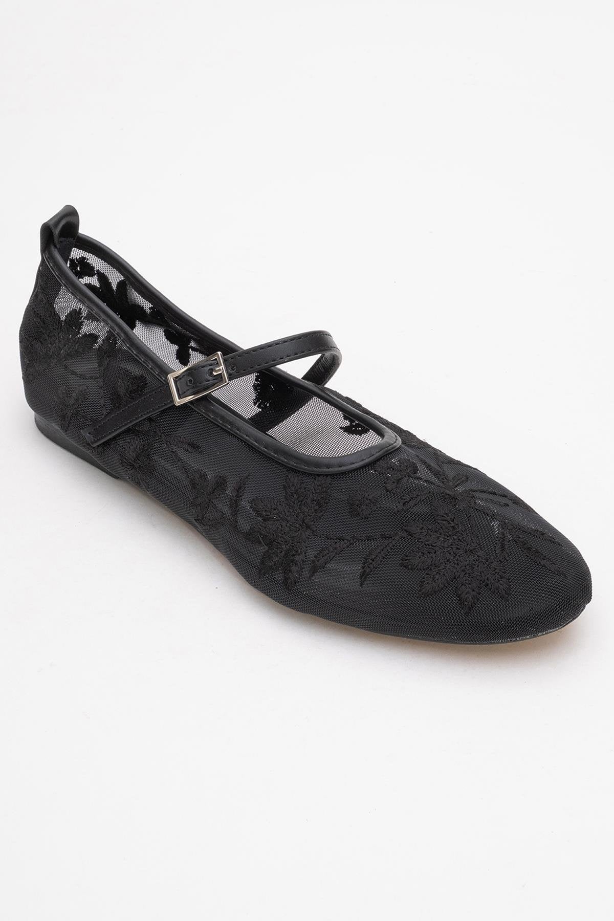 Juny Black Mesh Floral Embroidery Ballet Flat (Women)