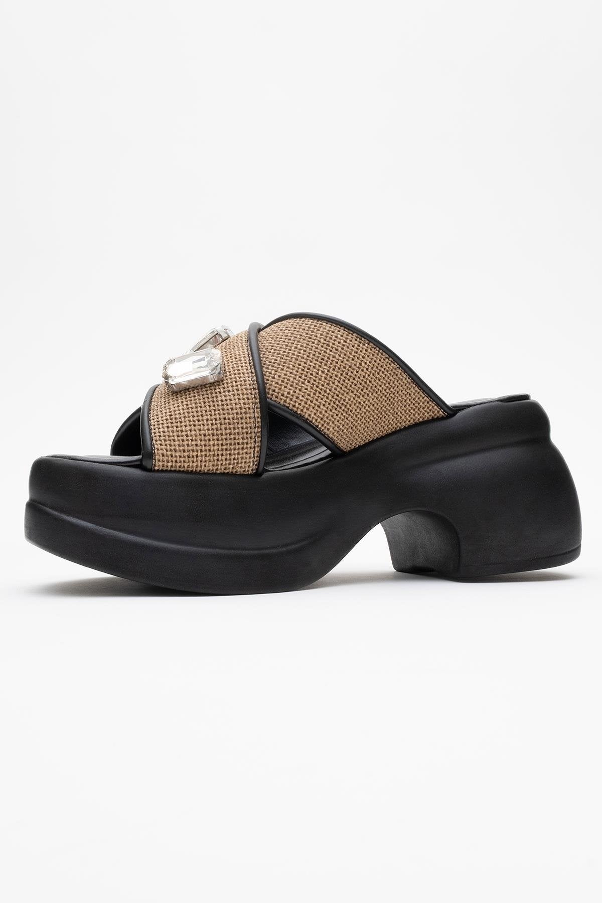 Giev - Black Woven Platform Mule (Women)