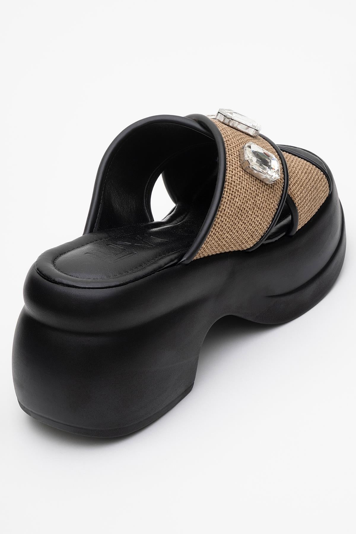 Giev - Black Woven Platform Mule (Women)