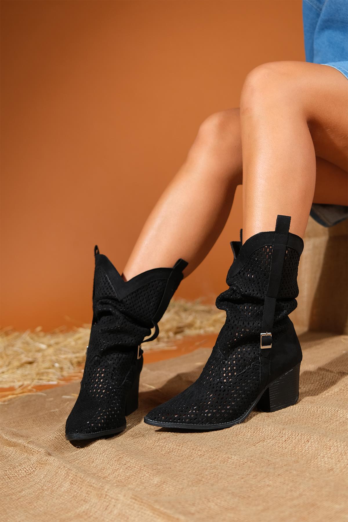 Larry Black Elasticated Block Heel Boot (Women)