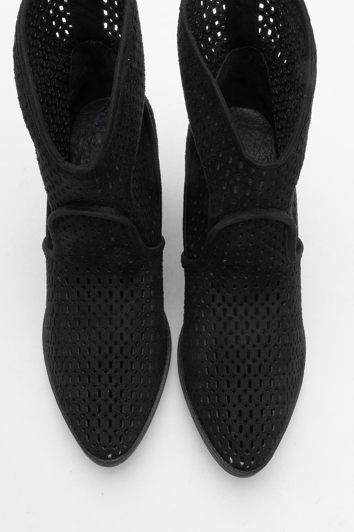 Pera Black Block Heel Boot (Women)