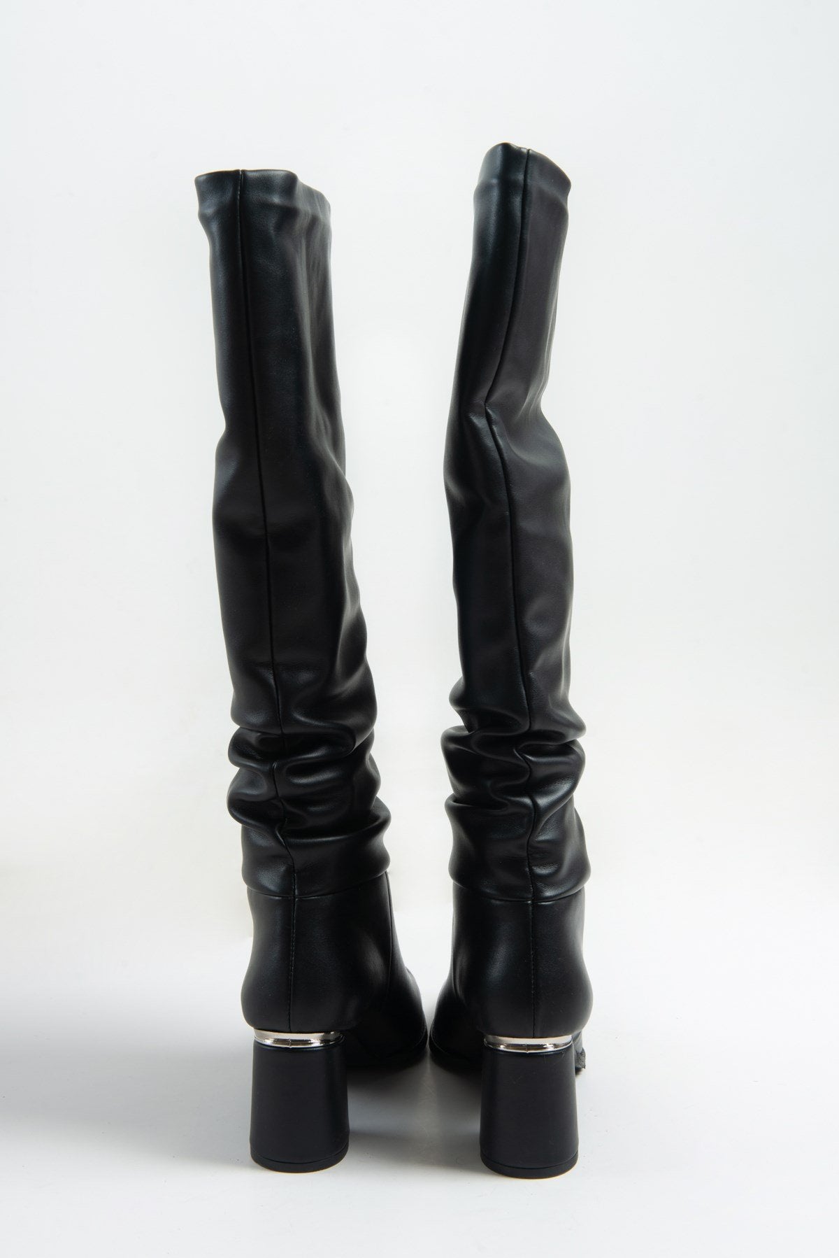 120 - Black Gusseted Block Heel Boot (Women)