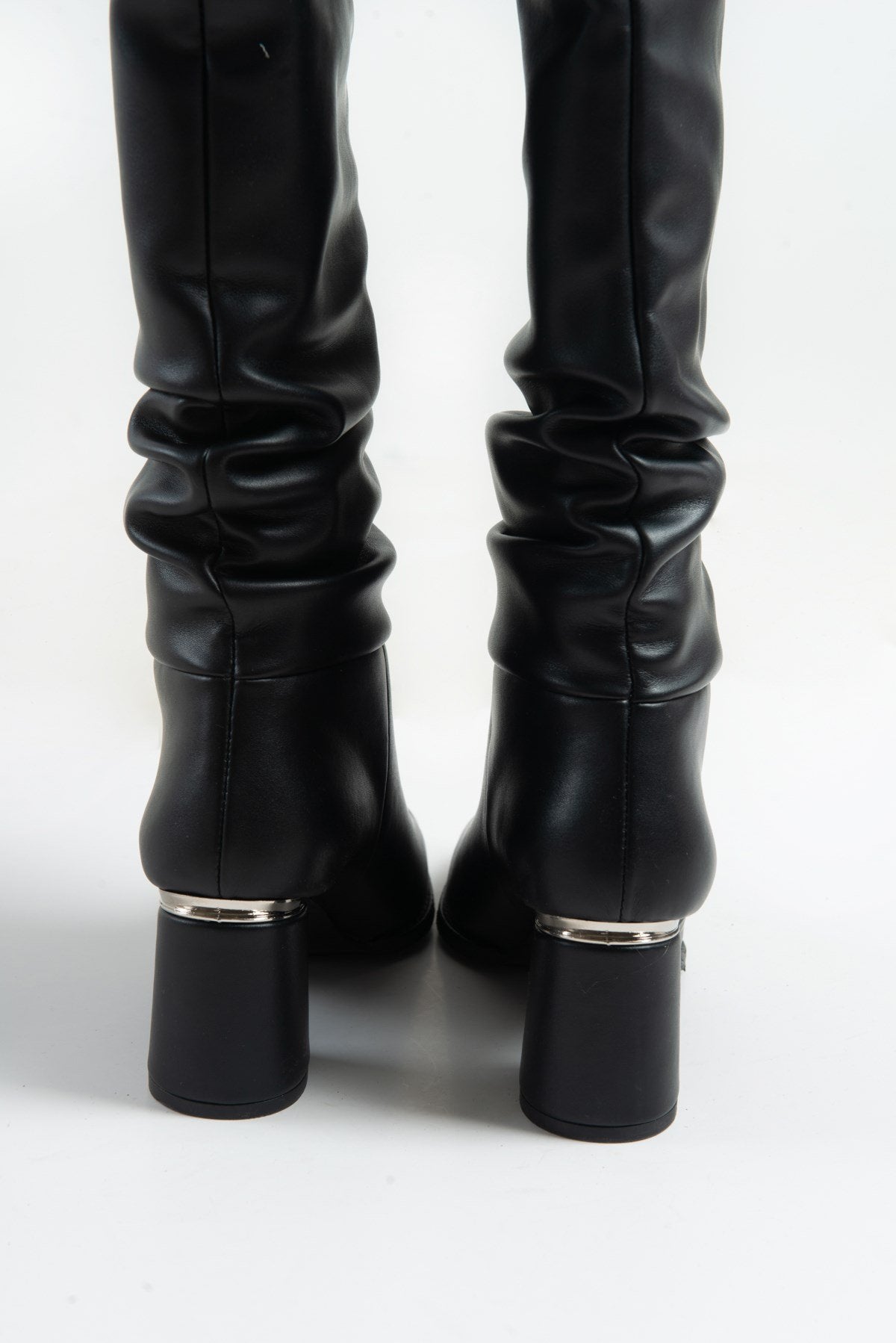 120 - Black Gusseted Block Heel Boot (Women)