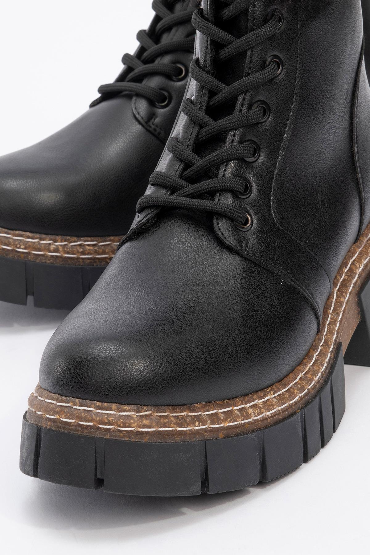 Jayla - Black Boot (Women)