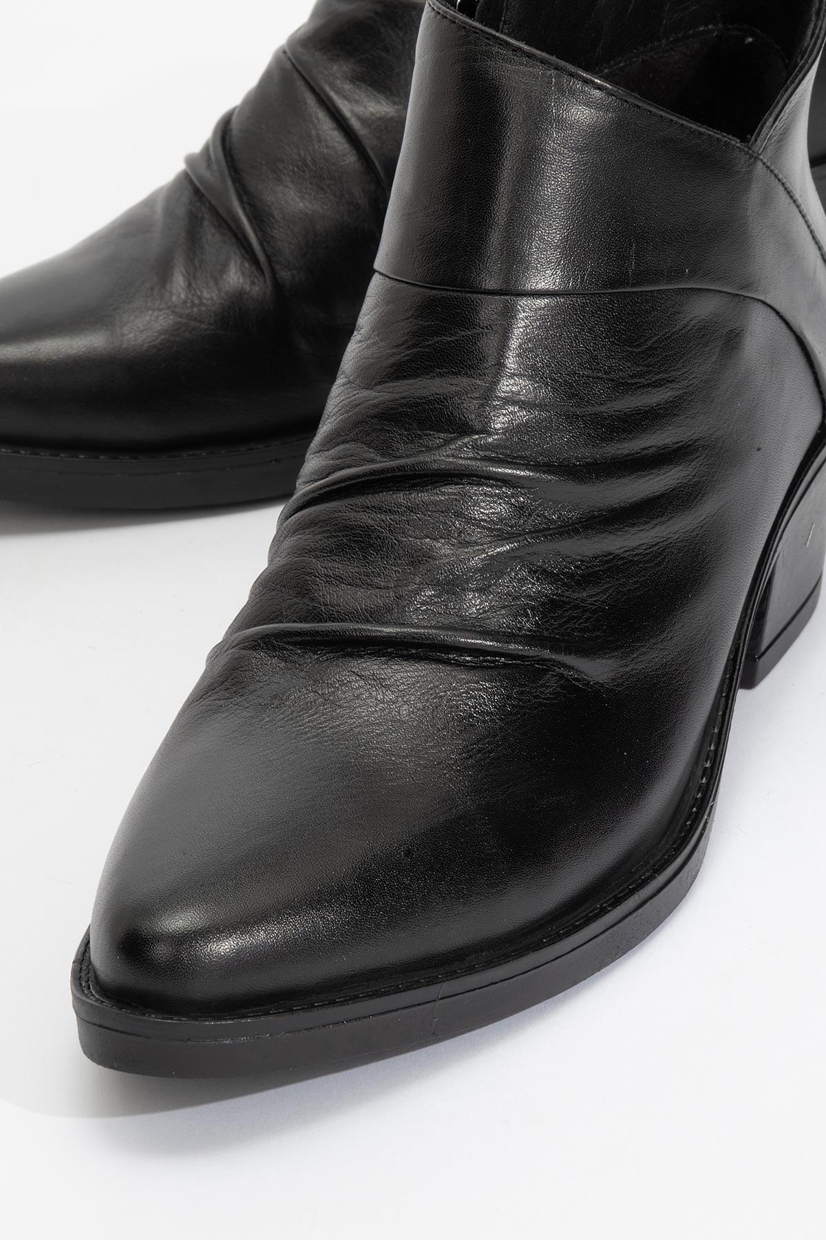 Rule - Black Genuine Leather Block Heel Boot (Women)