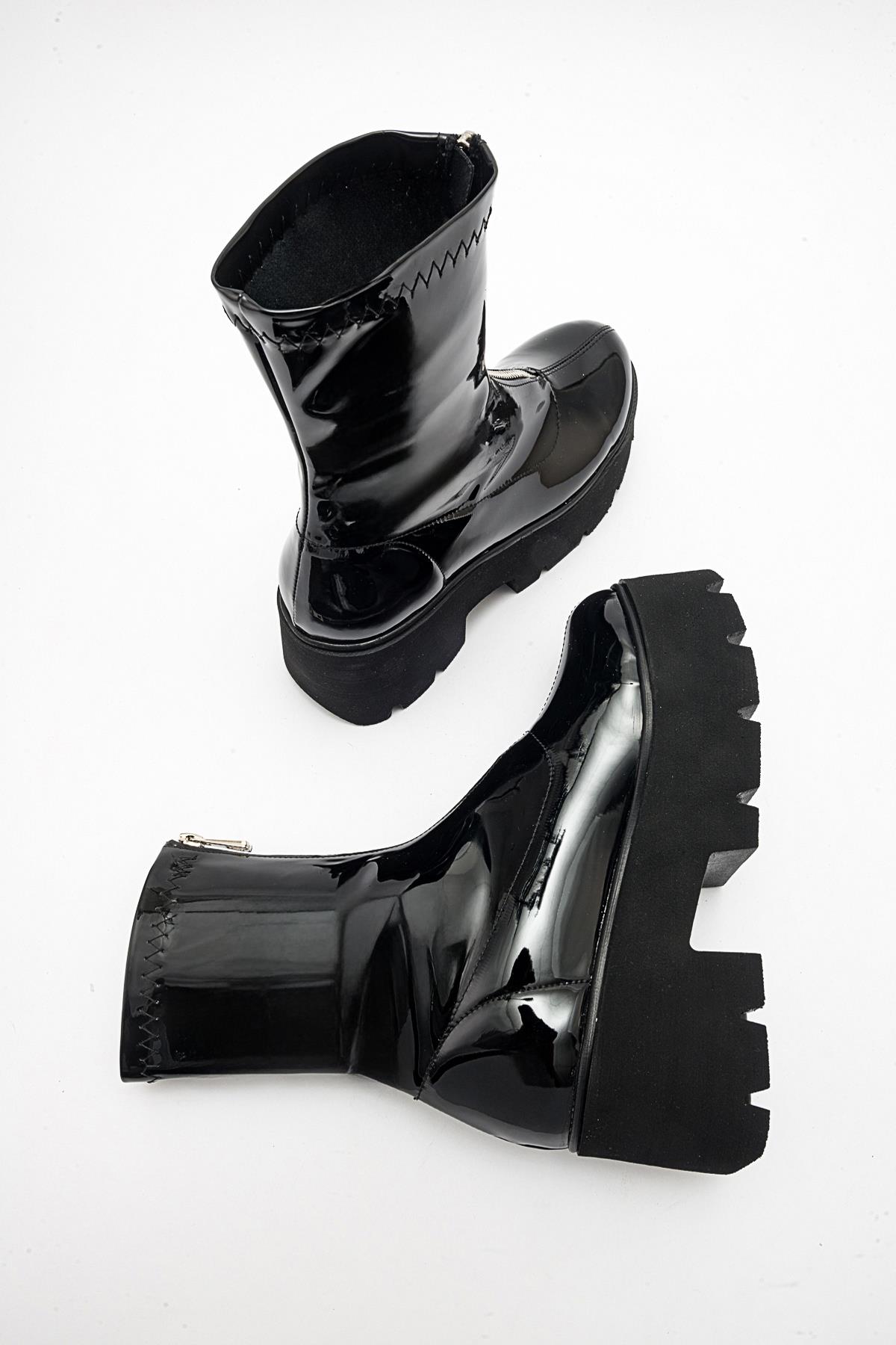 Ovil - Black Patent Thick Sole Zip Boot (Women)