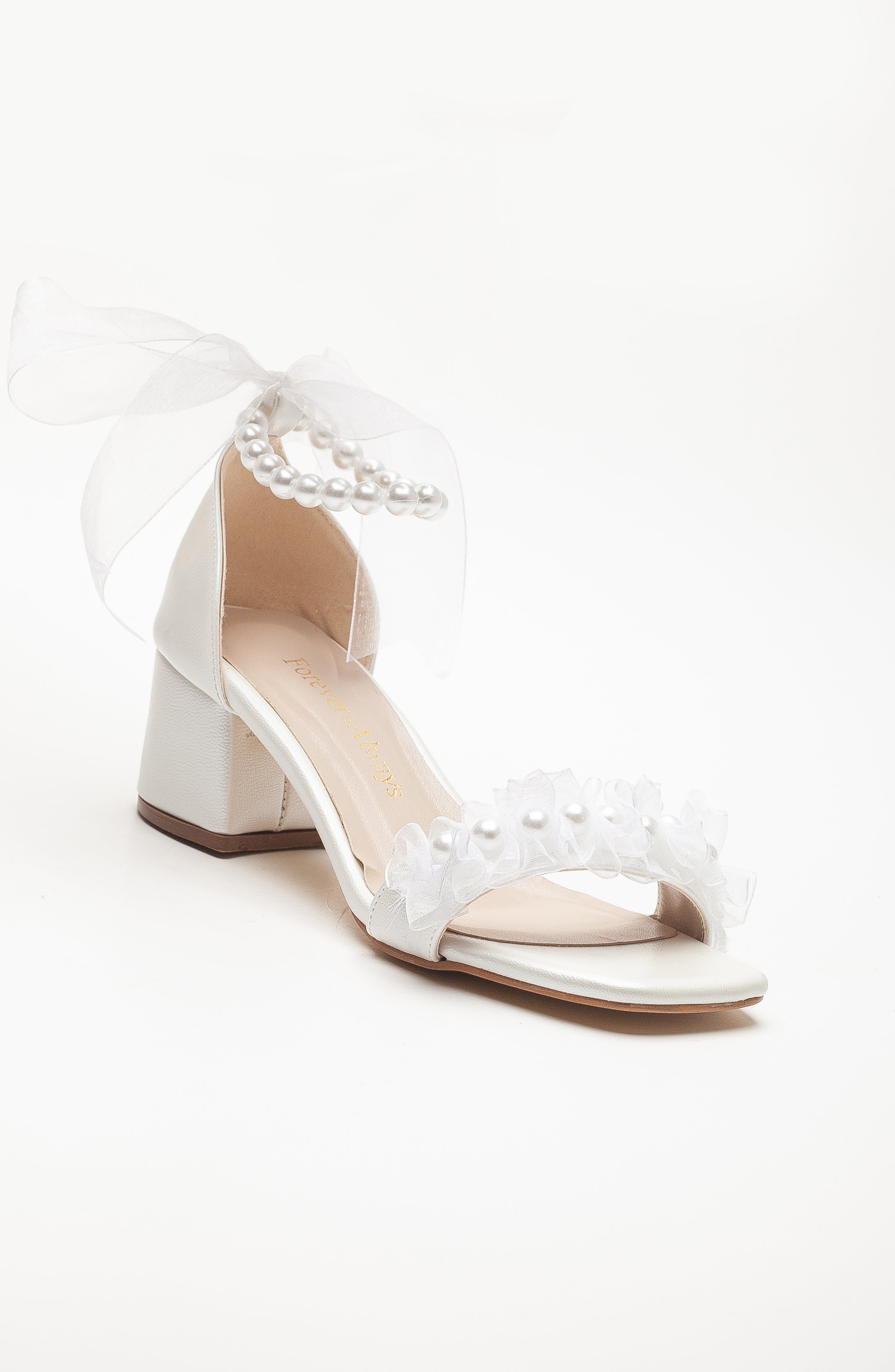 Sanna - Ivory Lace Bridal Sandals with Pearls