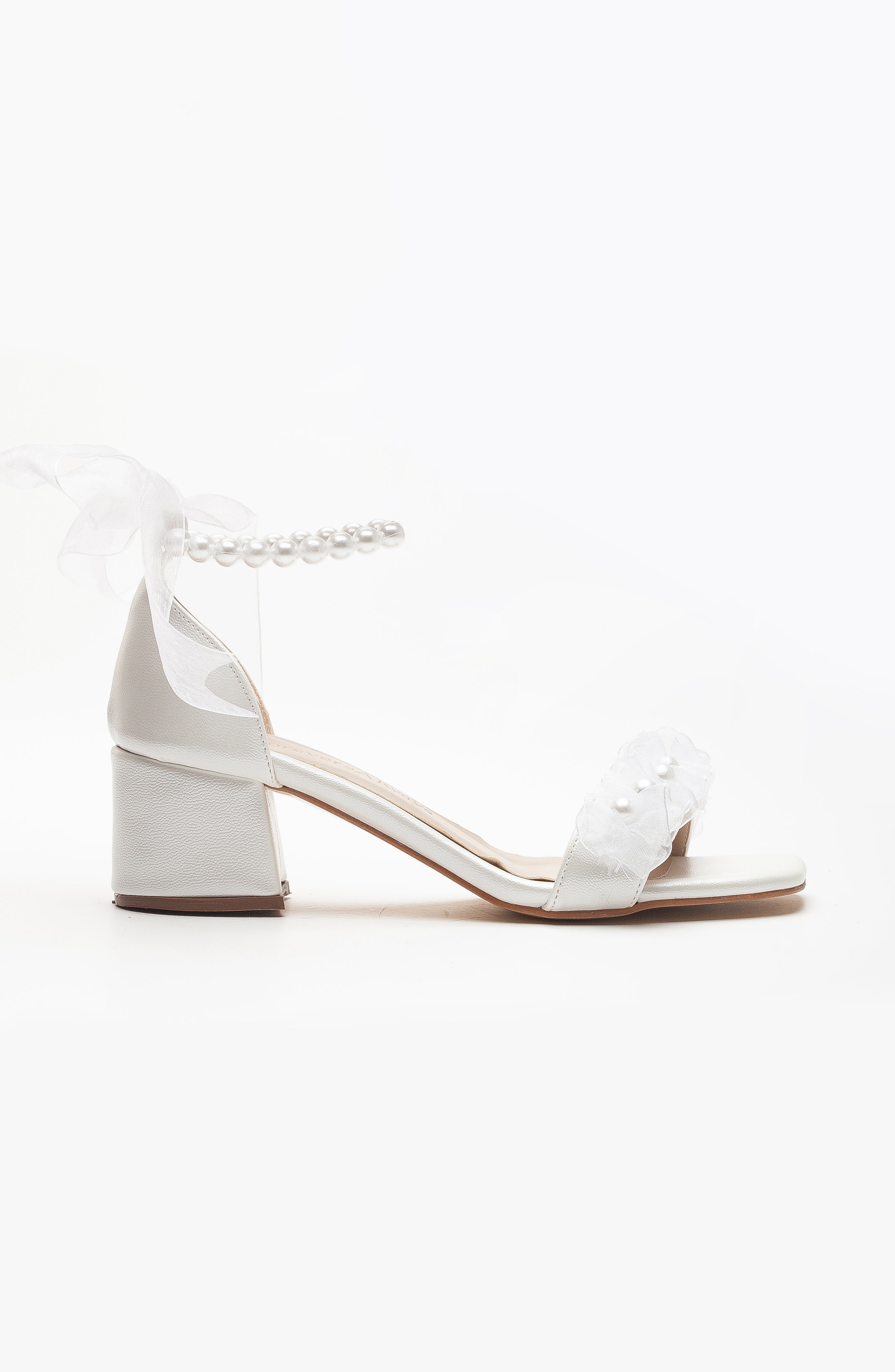 Sanna - Ivory Lace Bridal Sandals with Pearls