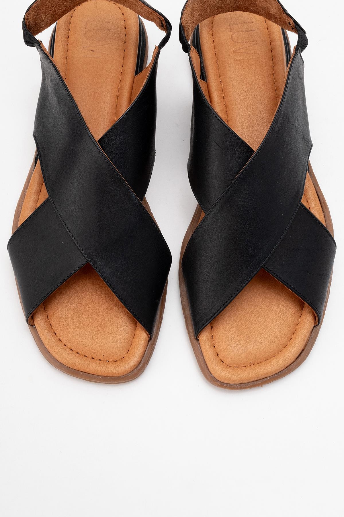 706 - Black Leather Thong Sandals (Women)
