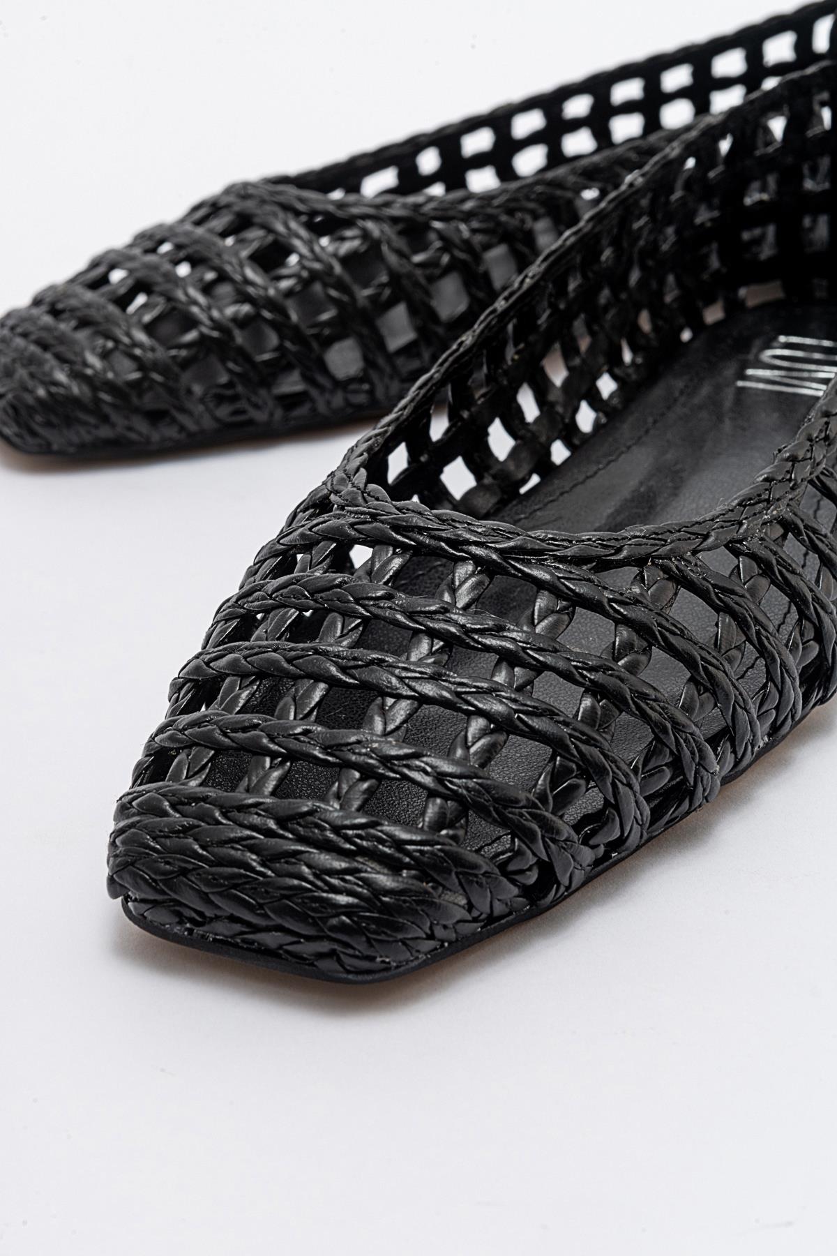 Arcola - Black Knitted Pattern Ballet Flat (Women)