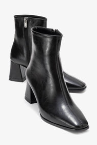 Arven - Black Square Toe Block Heel Boot (Women)