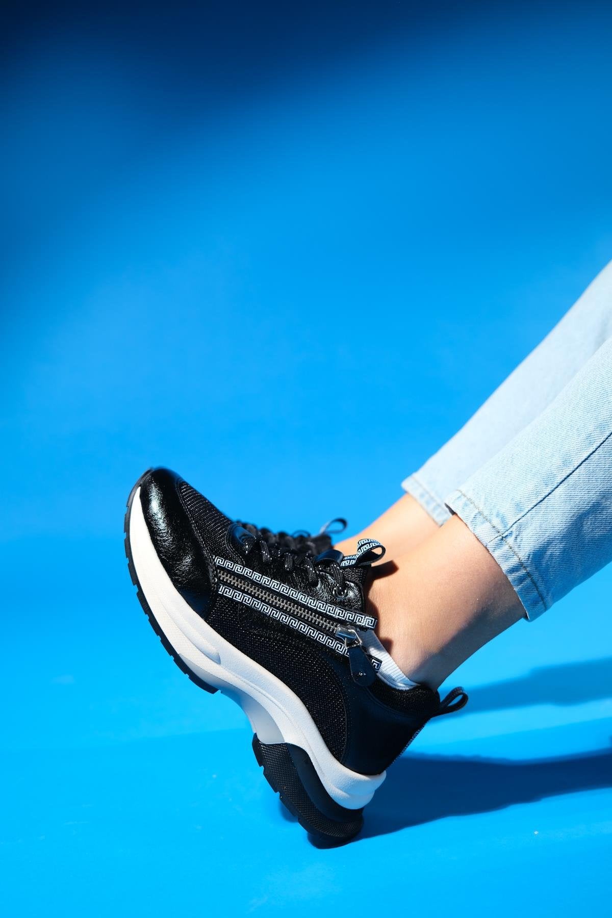 Oude - Black Zippered Platform Sneaker (Women)