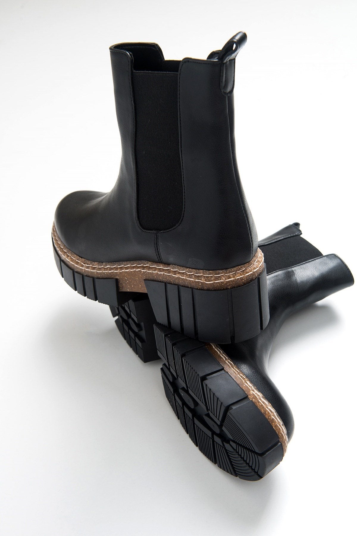 Luz Black Cilt Block Heel Boot (Women)