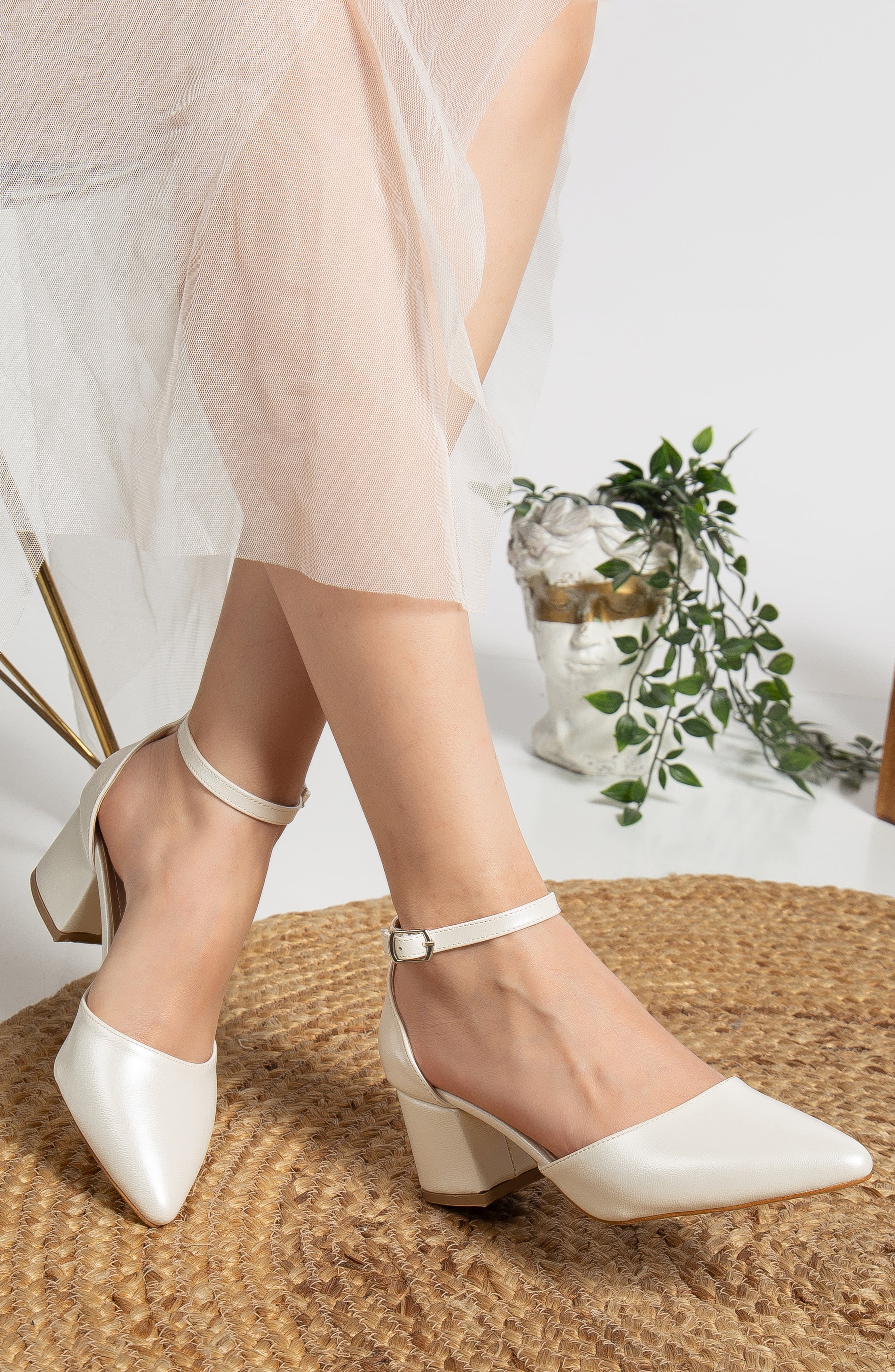 Miranda - Ivory Pumps with Pearls