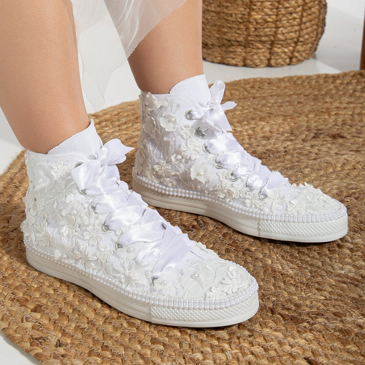 converse, white lace sneakers, lace-up white sneakers, white lace tennis shoes, lace detailed white sneakers, white lace casual shoes, white lace running shoes, women's white lace sneakers, white lace trainers, white lace slip-on sneakers, white lace fashion sneakers