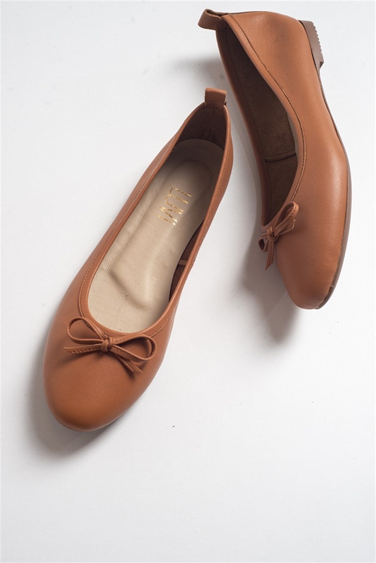 Why Leather Ballet Flats Are Having a Major Moment in 2026