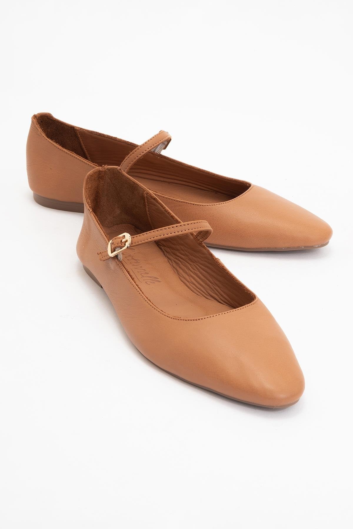 Mary Jane Shoes Are Back: How to Wear Them in 2026
