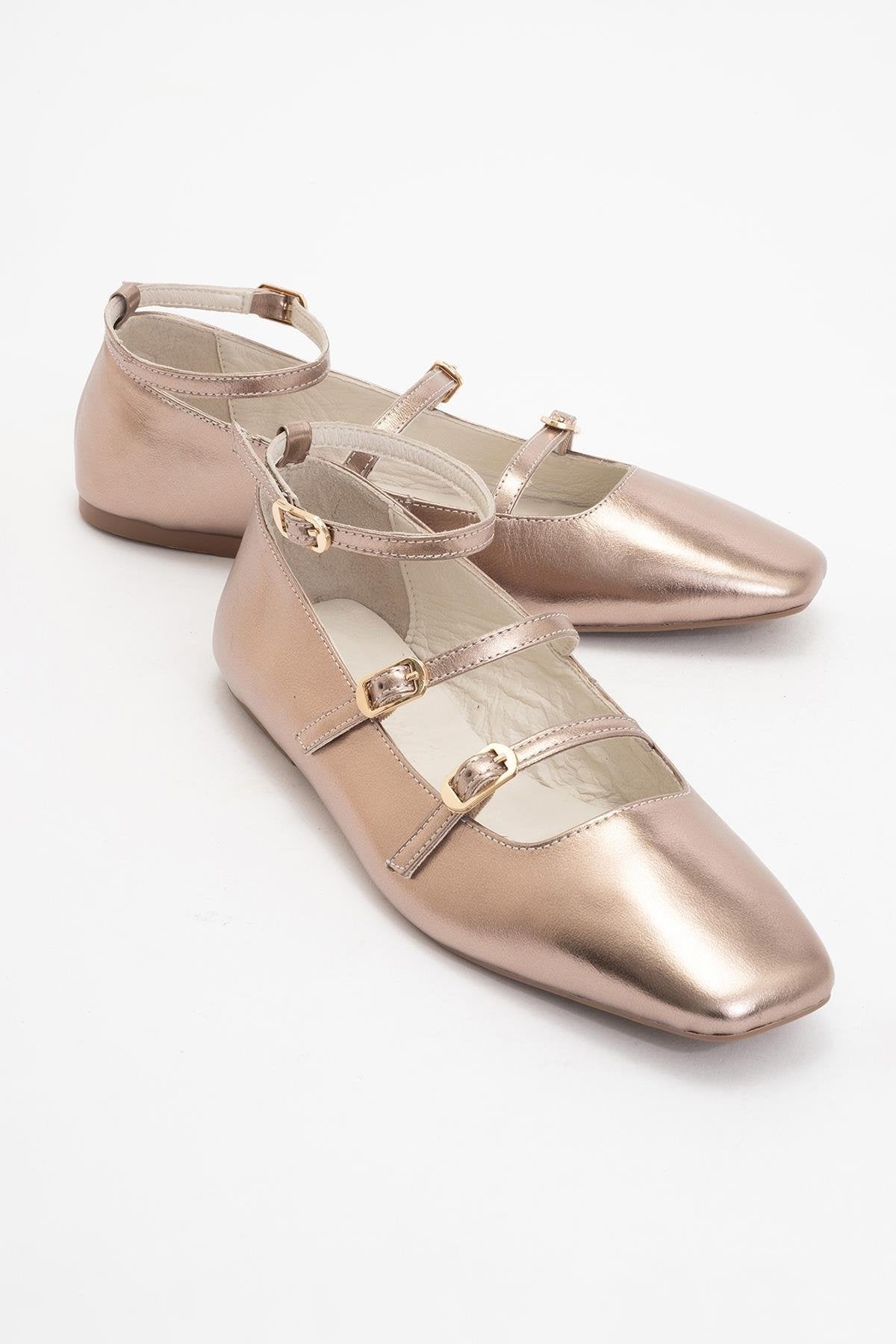 Mary Jane Shoes Are Back: How to Wear Them in 2026