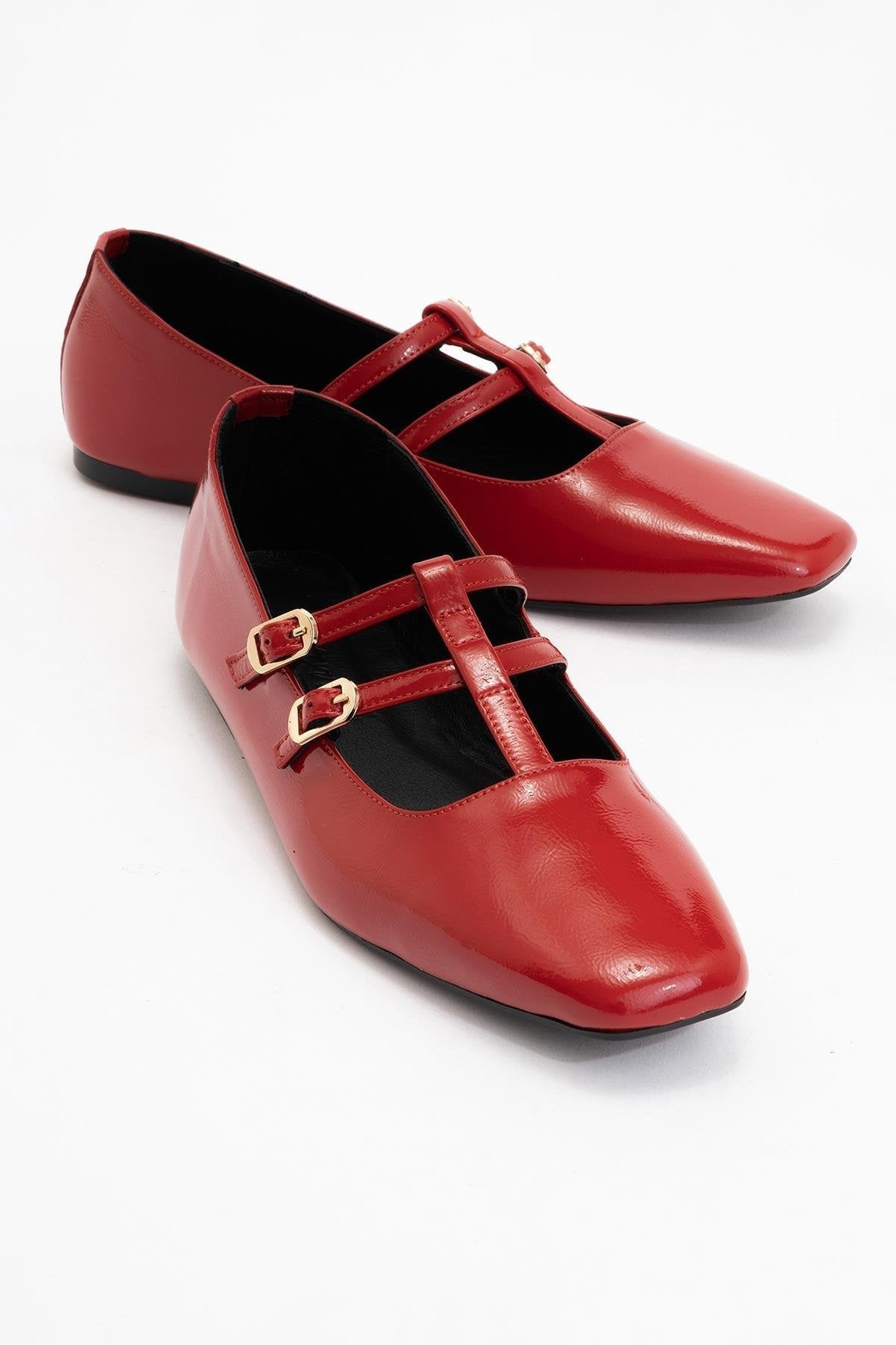 Mary Jane Shoes Are Back: How to Wear Them in 2026