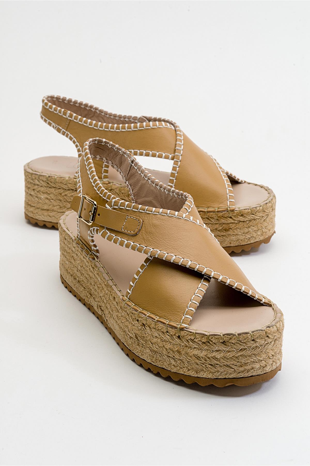 Platform Sandals: How to Style Them for Summer 2026