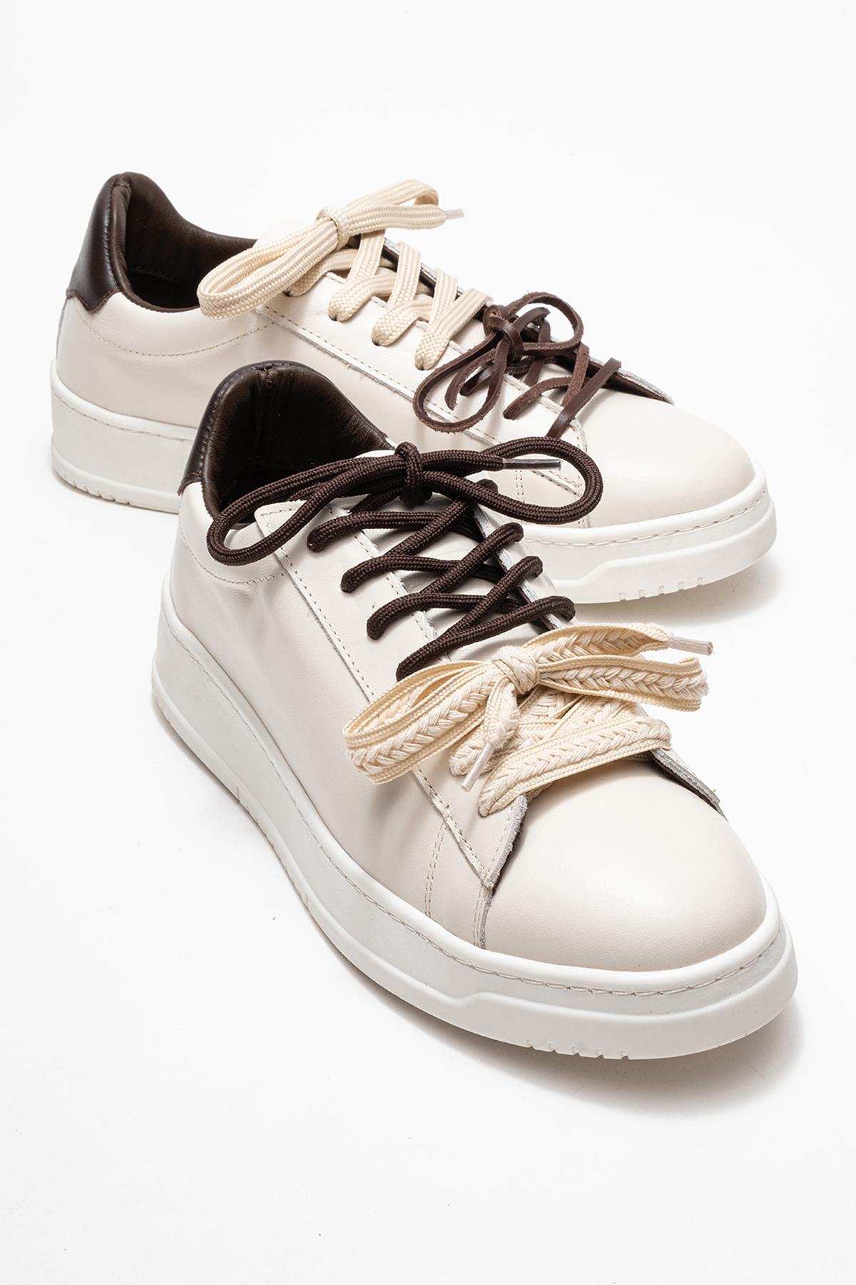 Leather Sneakers for Women: Why They Beat Canvas Every Time