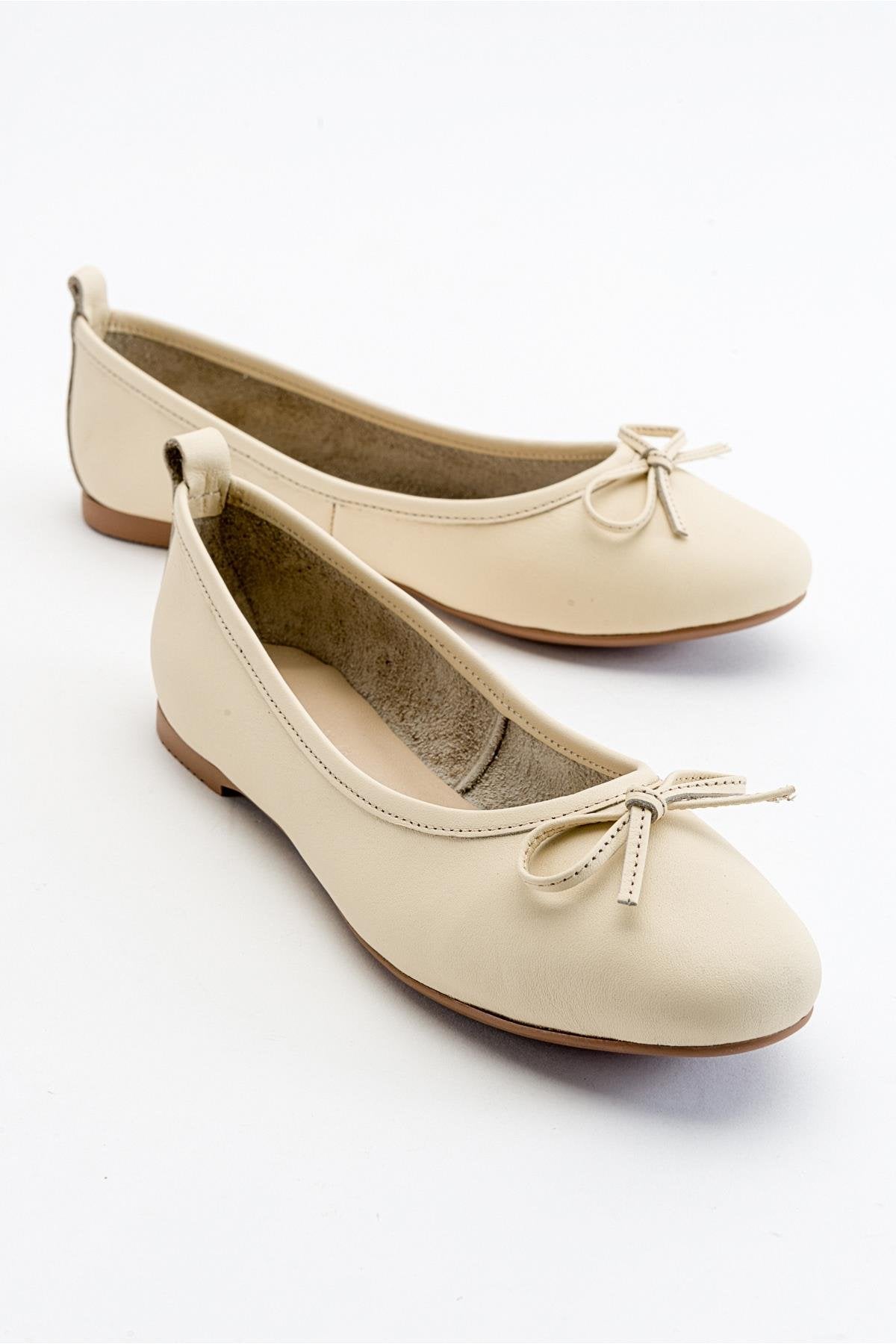 Why Leather Ballet Flats Are Having a Major Moment in 2026