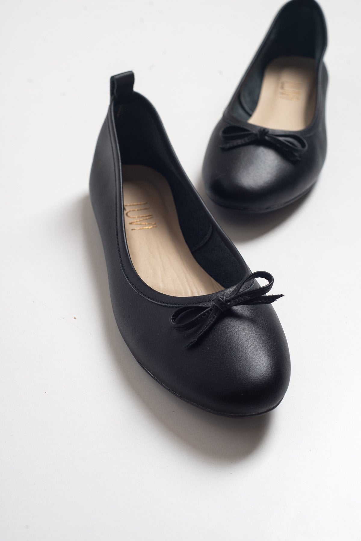 Why Leather Ballet Flats Are Having a Major Moment in 2026