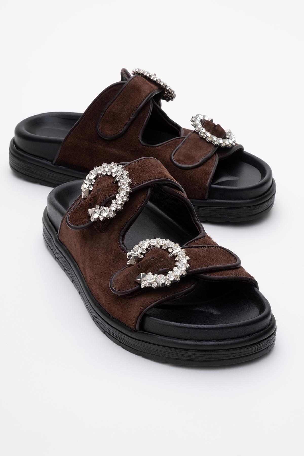 Leather Slide Sandals: The Summer Essential You Need