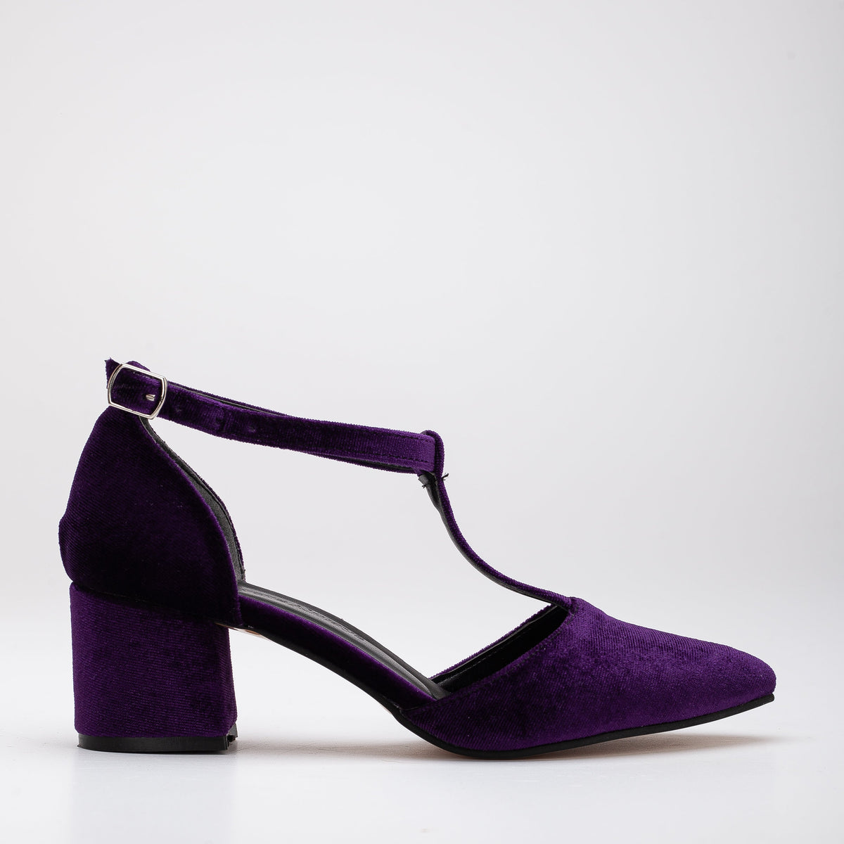 Block Heels vs Stilettos: Which Is Better for All-Day Wear?