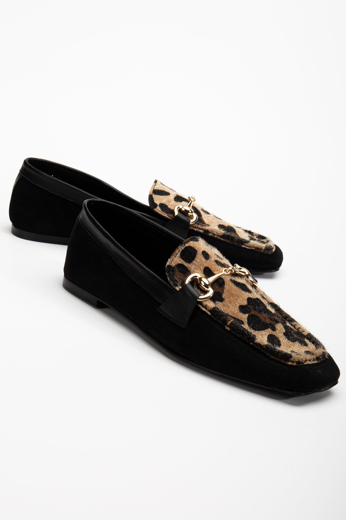 How to Style Women's Leather Loafers for Every Occasion