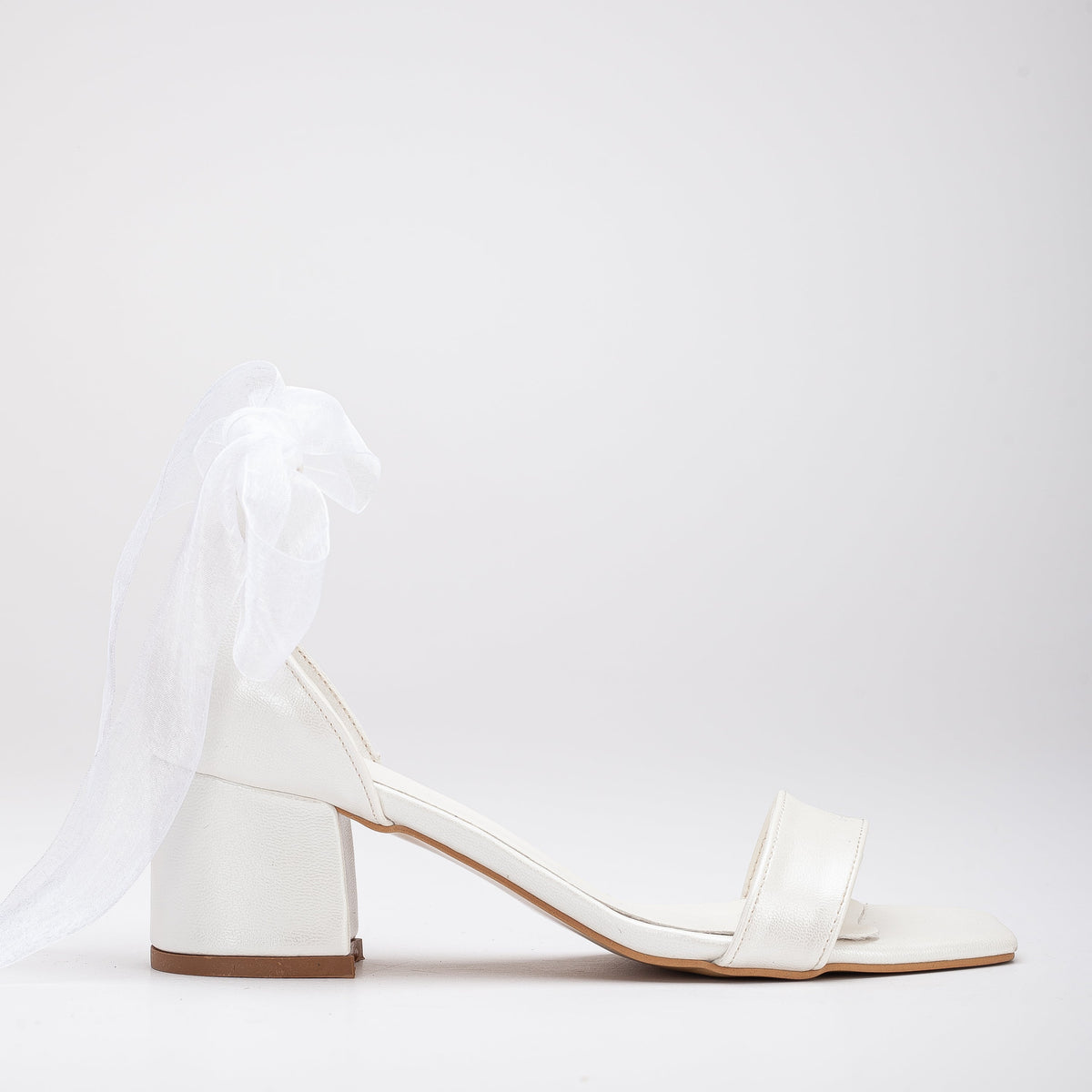 Kitten Heels: Why Every Woman Needs a Pair in 2026
