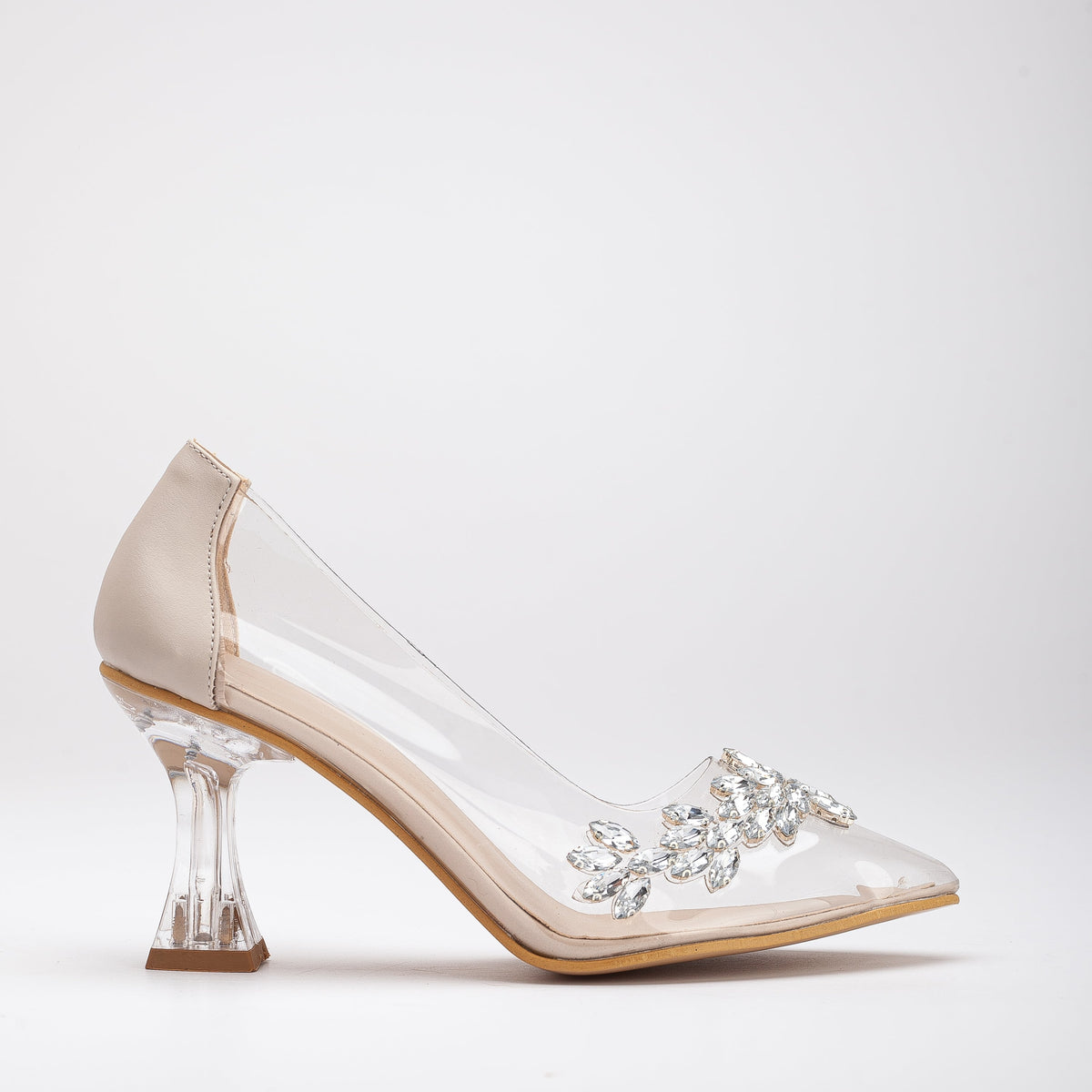 Kitten Heels: Why Every Woman Needs a Pair in 2026