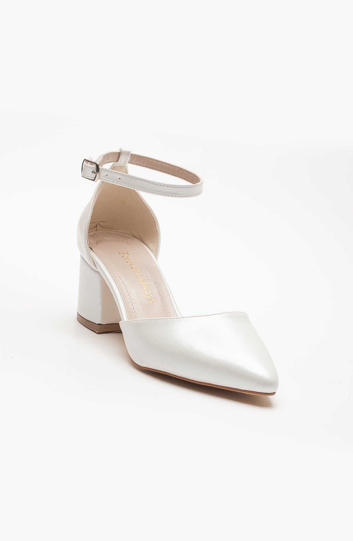 Kitten Heels: Why Every Woman Needs a Pair in 2026