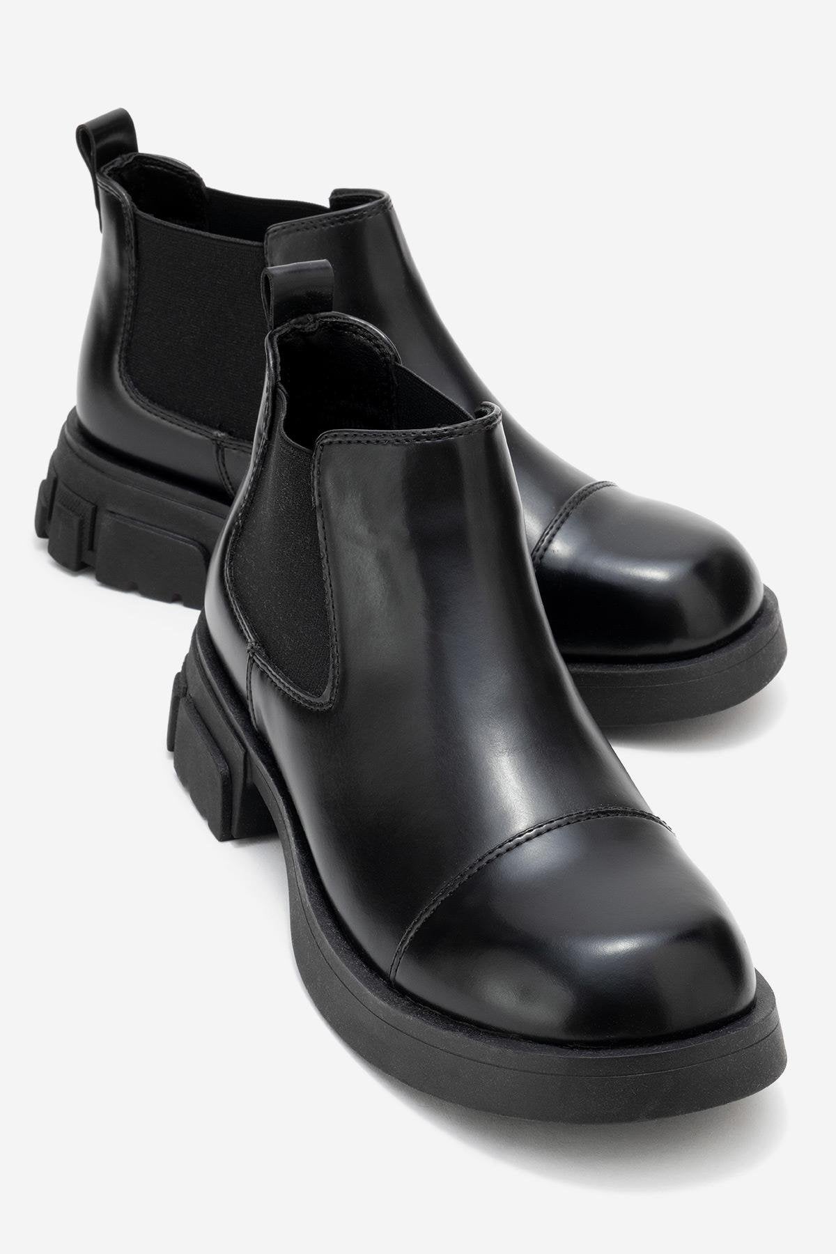How to Style Ankle Boots: 5 Outfits That Always Work
