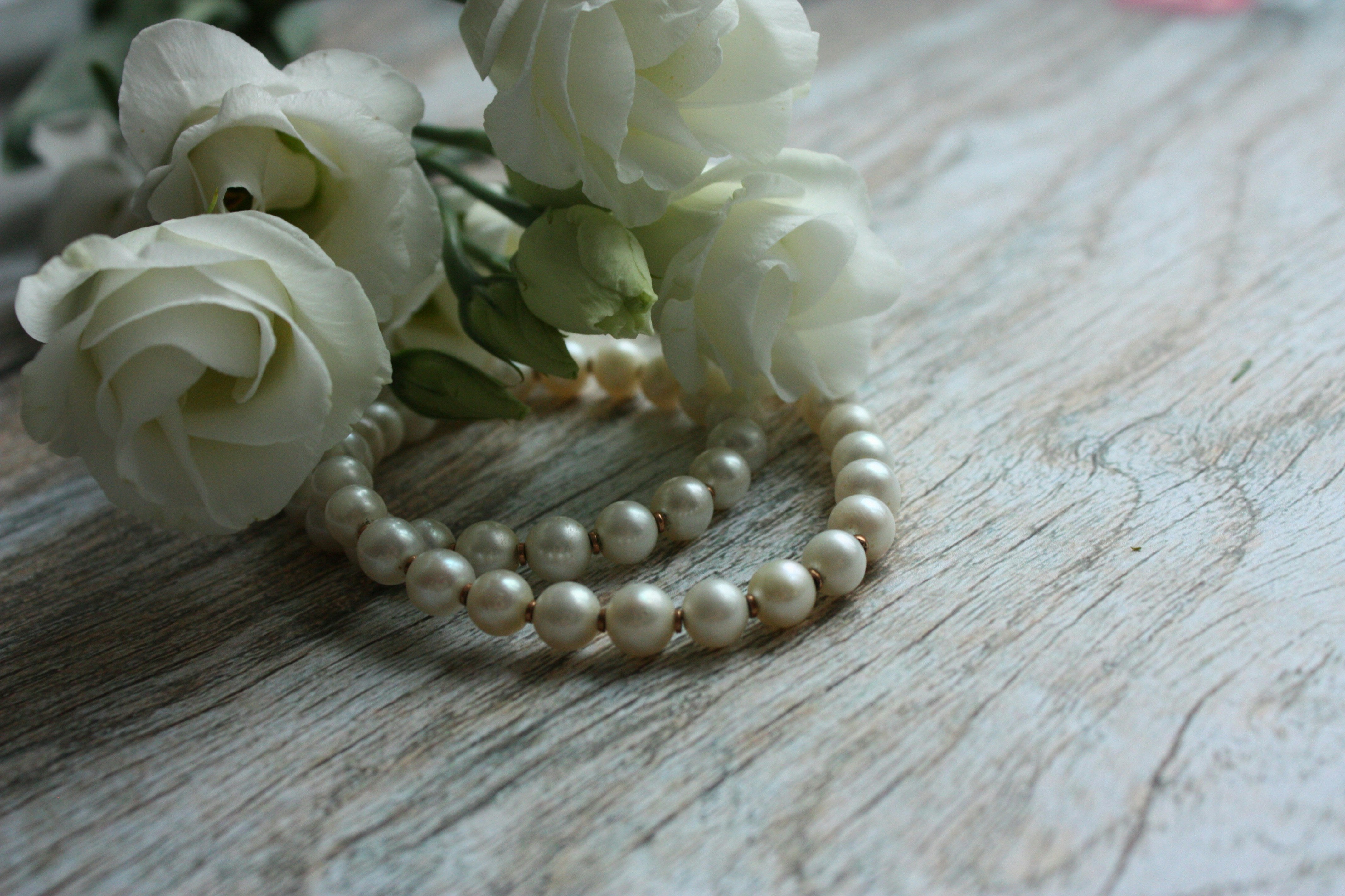 Bridal Shoes with Pearl Details: Classic Elegance for Modern Brides