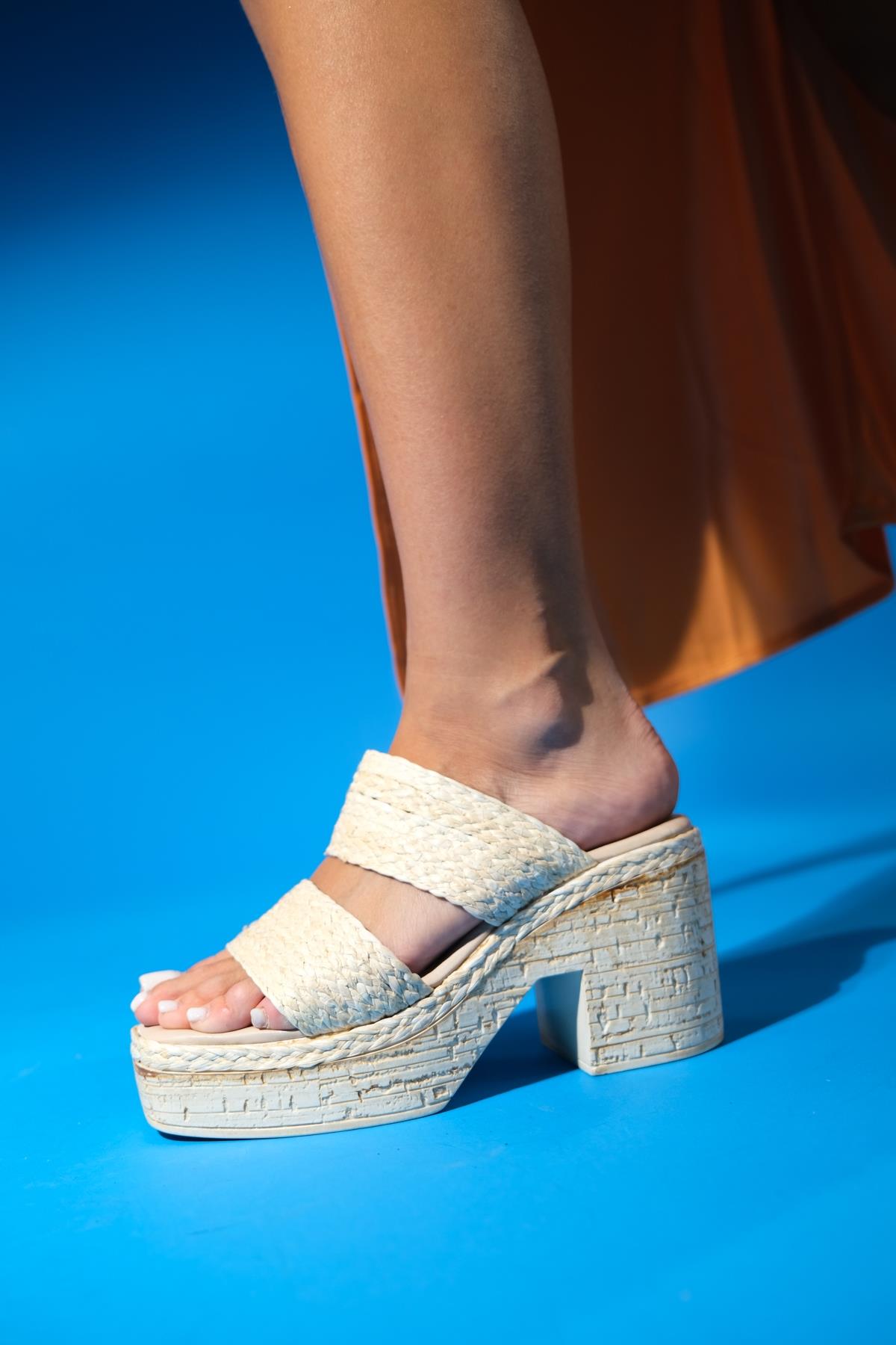 Levnes - Beige Platform Heel Slide (Women)