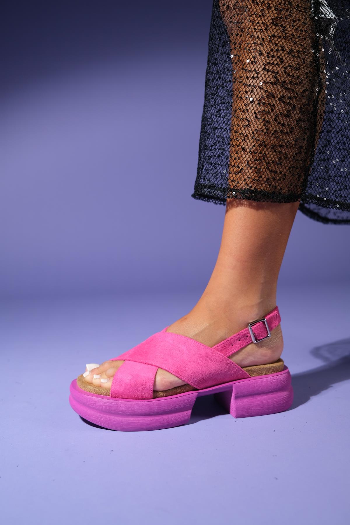 Lungo - Fuchsia Cross-Strap Chunky Platform Sandal (Women)