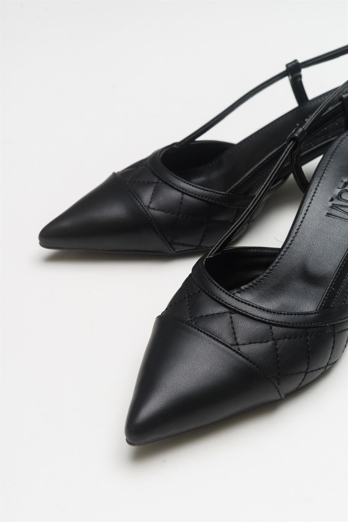 Point - Black Heeled Shoe (Women)