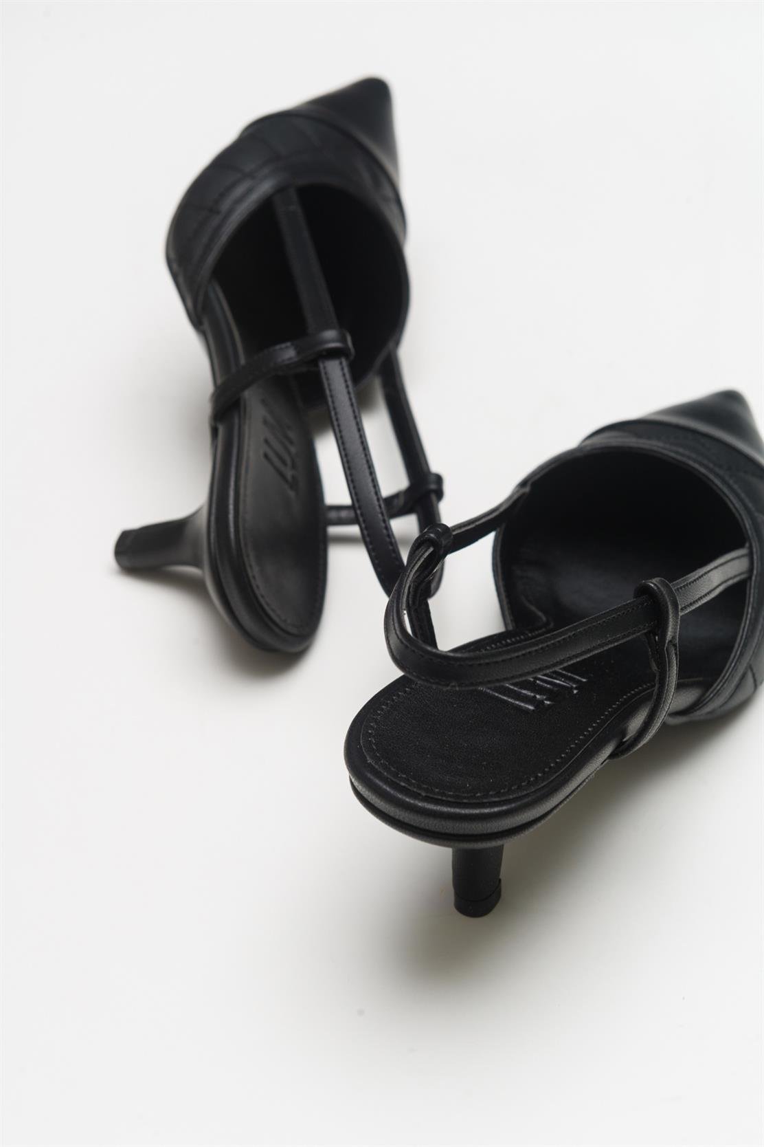 Point - Black Heeled Shoe (Women)