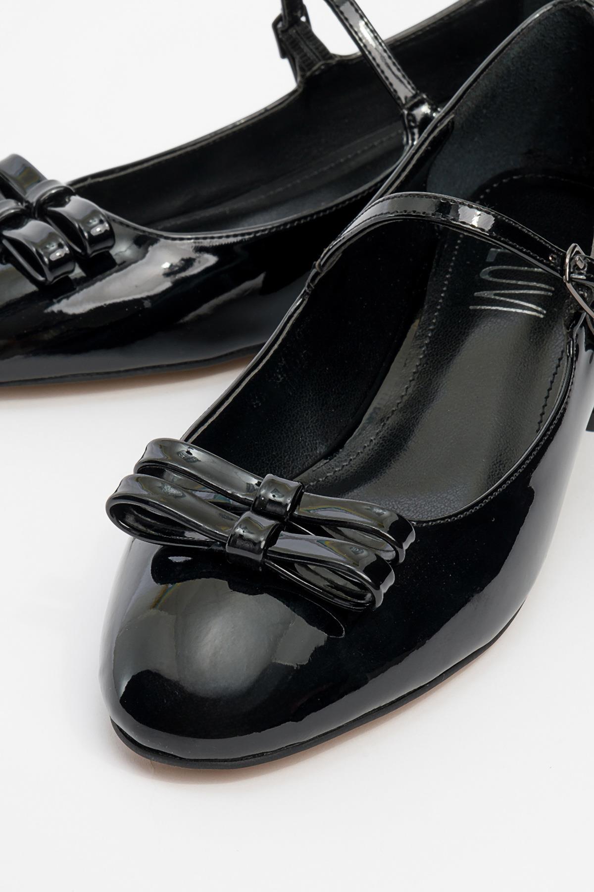 Stela - Black Patent Bow Heeled Ballet Flat (Women)